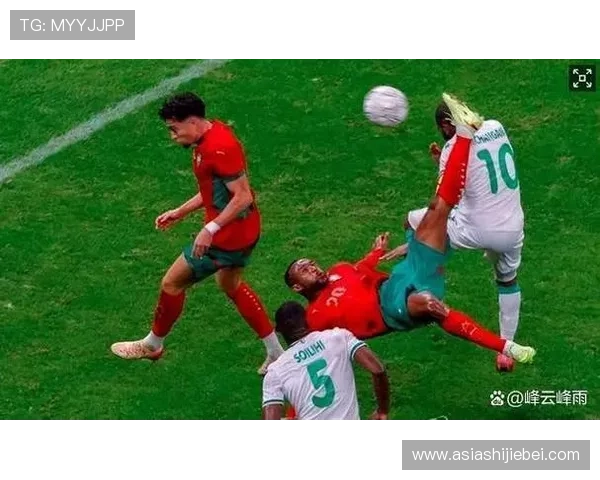 世界杯十大乌龙球回顾：足球史上最令人震惊的失误与球迷热议的瞬间